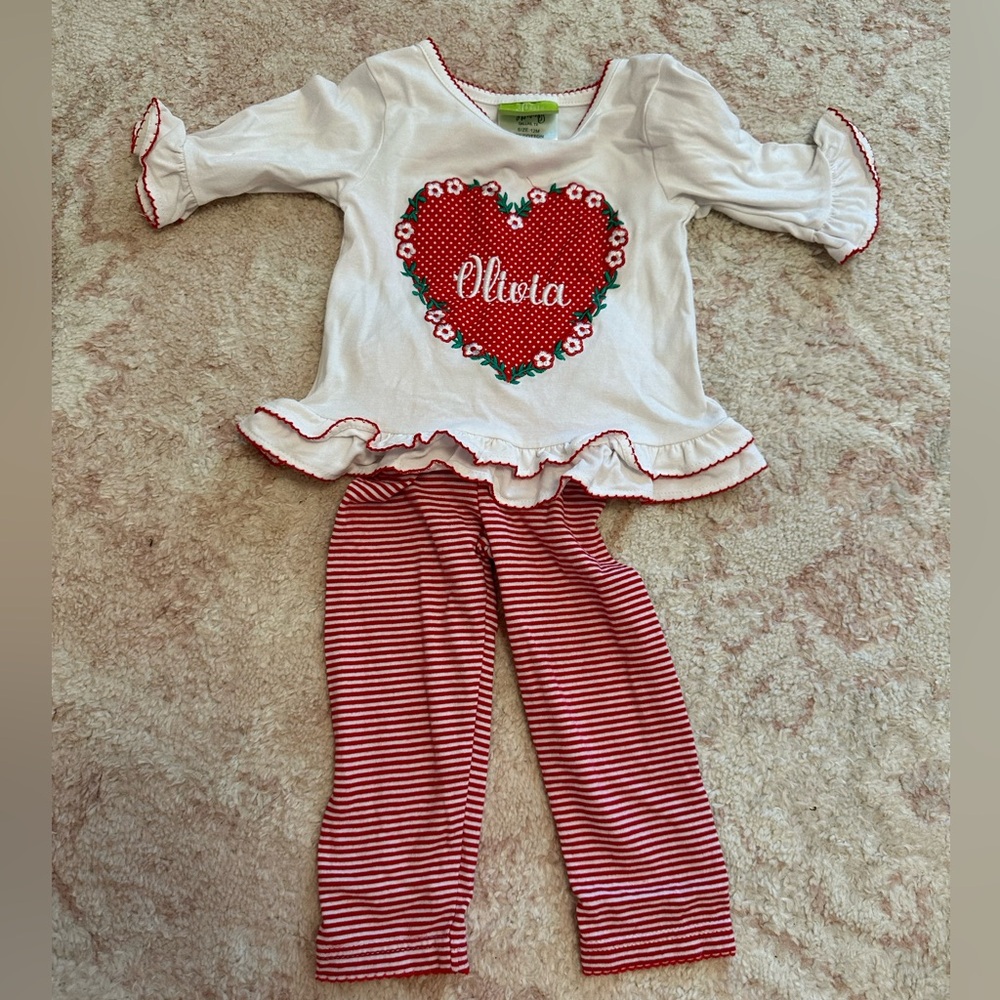 Olivia monogrammed Classic Whimsy Valentines Appliqué